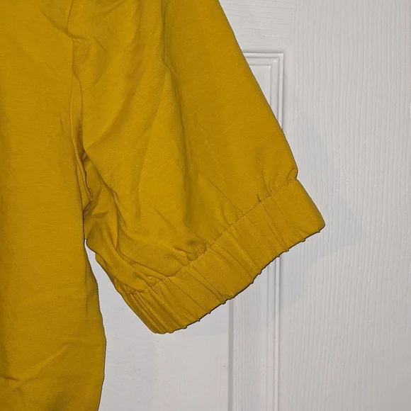 Terea by Andrea Pitter Yellow Short Sleeve Top Elastic Slightly Cropped Sz M NWT - Picture 3 of 9